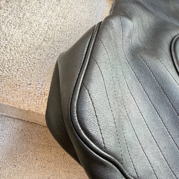 Gucci Sakai Be Green Calfskin Diagonal Stitched Medium Blondie Tote Black - Picture 8 of 14